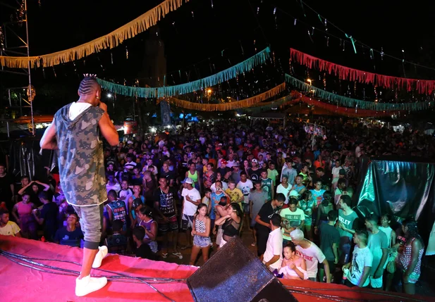 Segunda noite de Carnaval em Altos