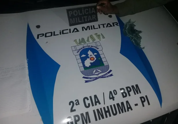 A Polícia Militar apreendeu 10 pinos de cocaína
