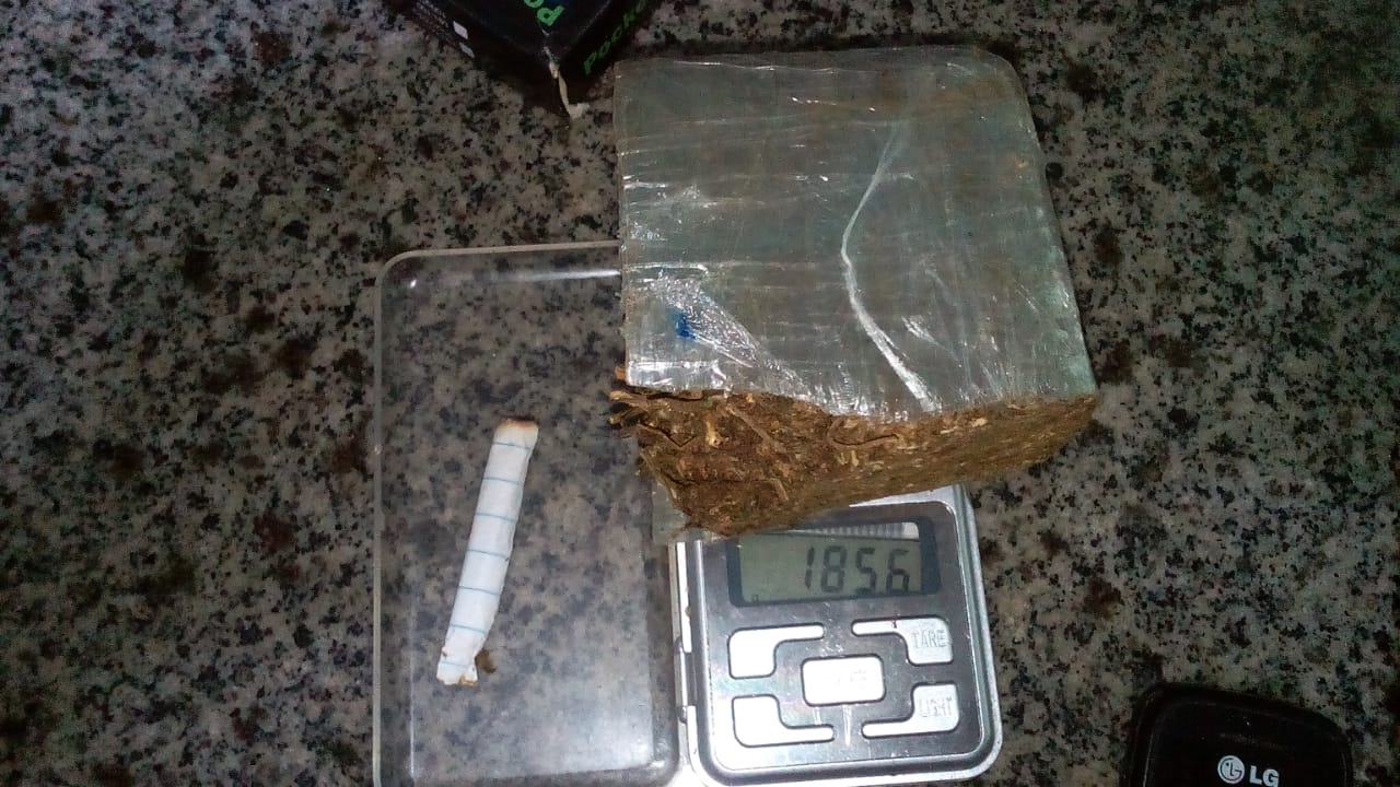 Droga encontrada na casa do suspeito