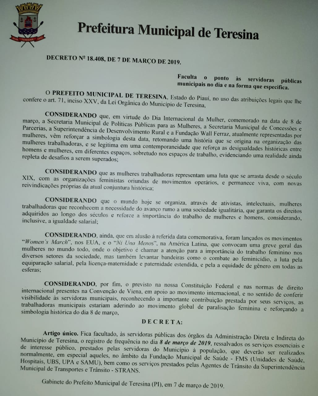 Decreto assinado pelo prefeito Firmino Filho