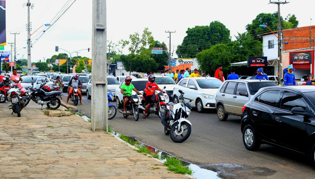 Trânsito ficou complicado no local 
