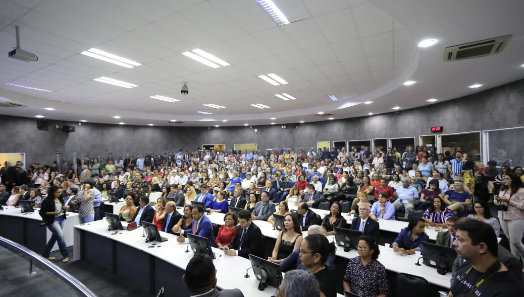 Homenagem aconteceu nesta sexta-feira