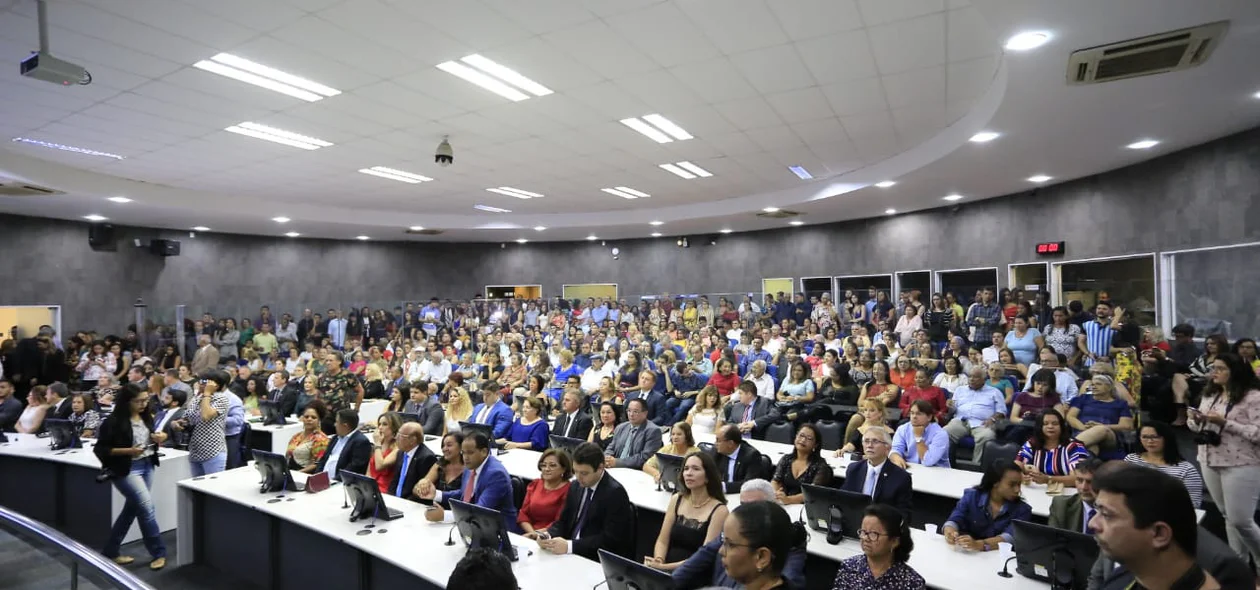 Homenagem aconteceu nesta sexta-feira