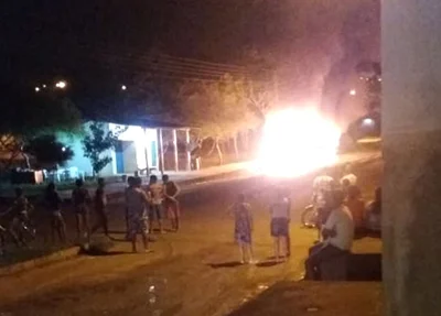 Ônibus da Transcol é incendiado por criminosos no Mário Covas