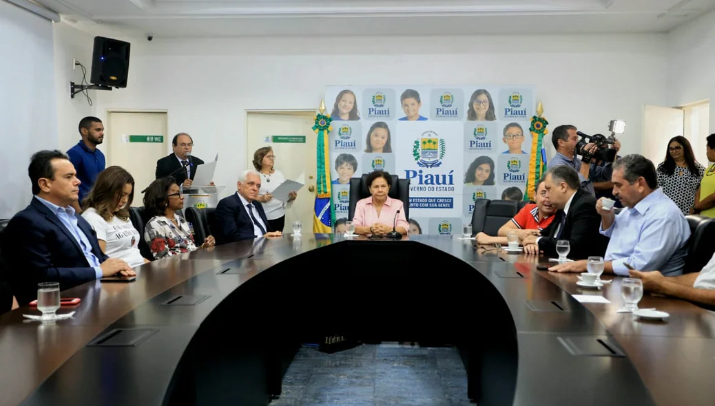 Regina Sousa em solenidade