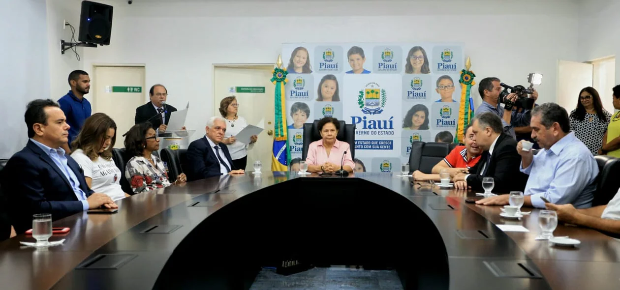 Regina Sousa em solenidade