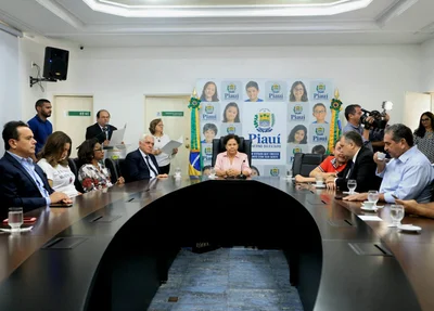 Regina Sousa em solenidade