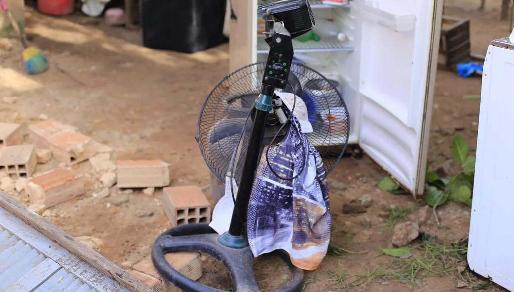 Ventilador caído em desabamento 