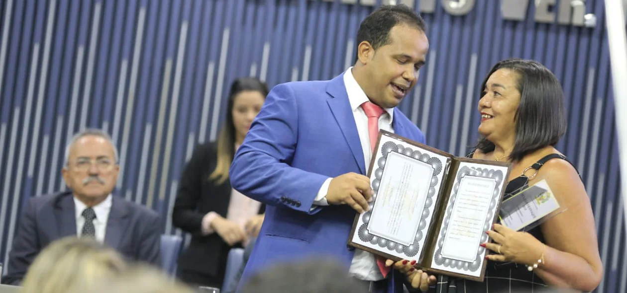 Vereador e homenageada