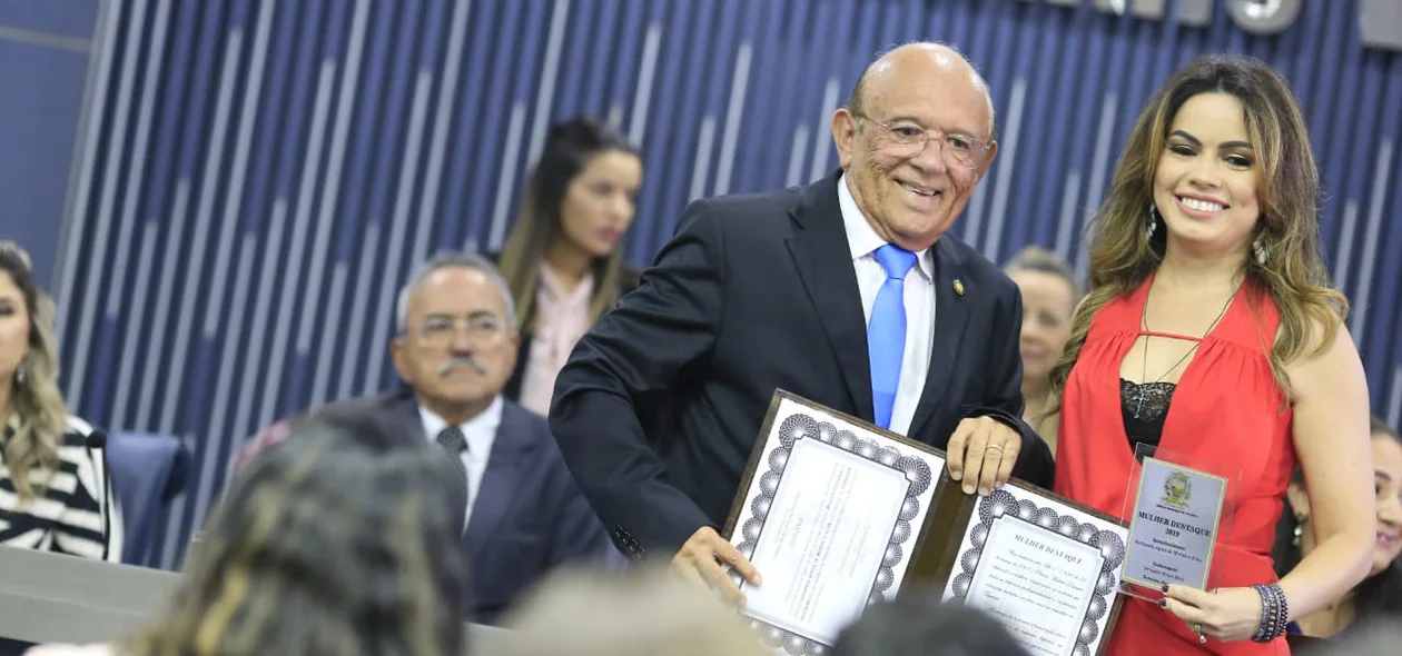 Vereador Edson Melo e homenageada