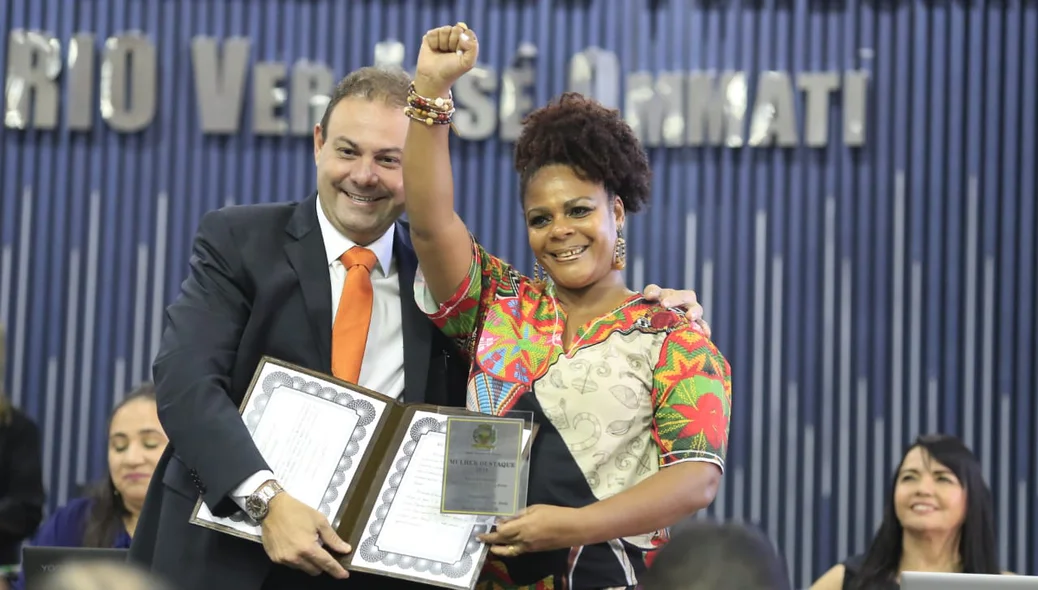 Vereador Jeová com homenageada