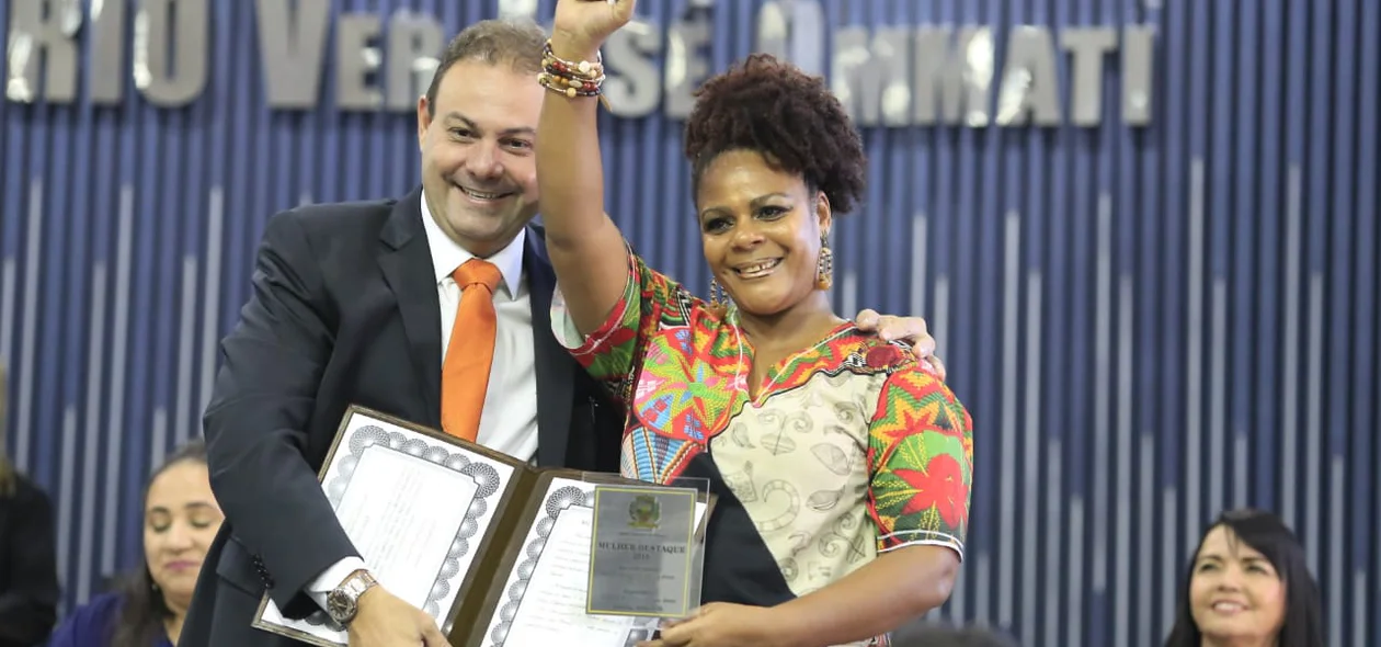 Vereador Jeová com homenageada