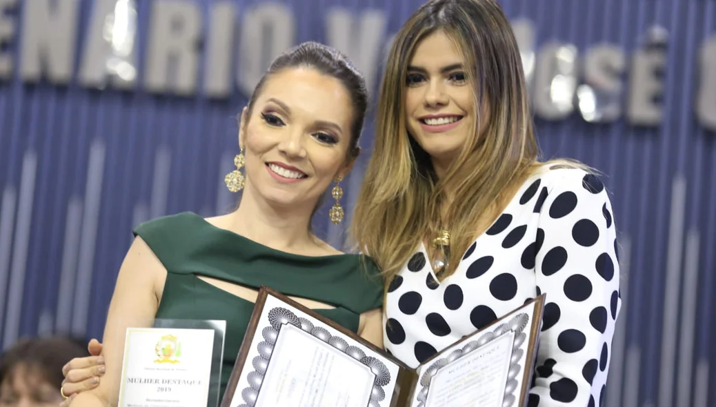 Vereadora Pollyana com homenageada