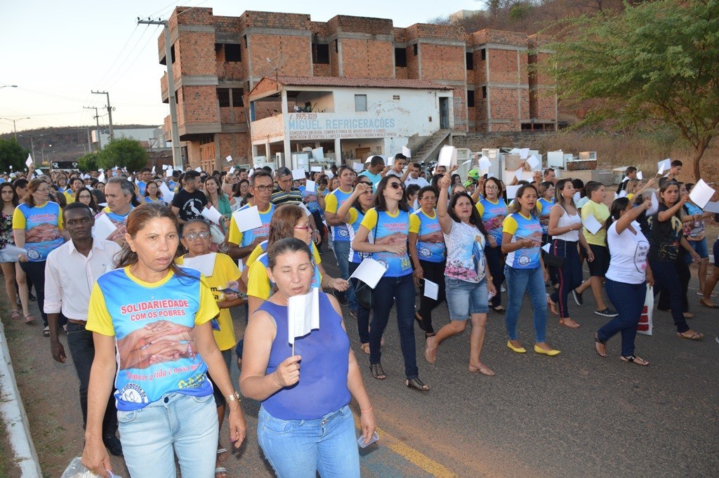 Caminhada reúne centenas de pessoas todos os anos