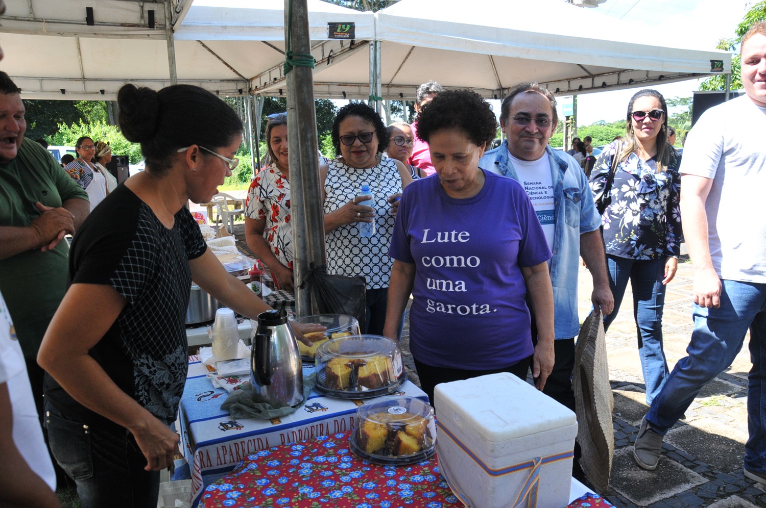 Regina Sousa participa de feira em Teresina