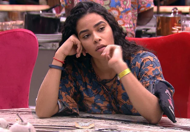 Elana em discussão com Gabriela 