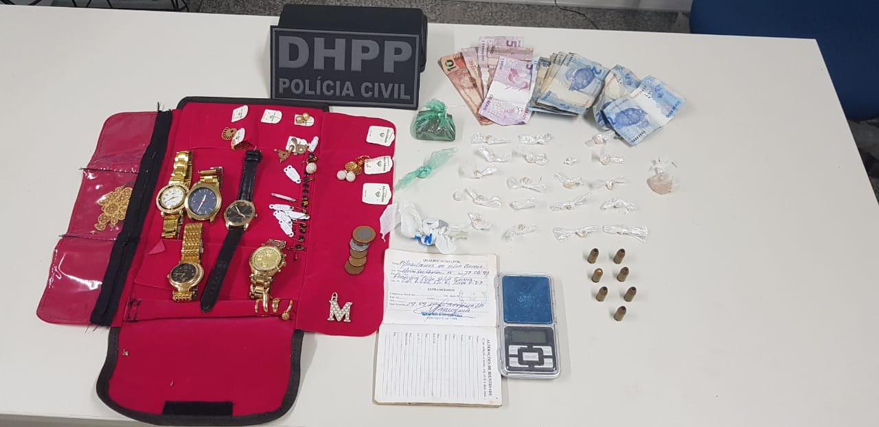 Material encontrado na casa