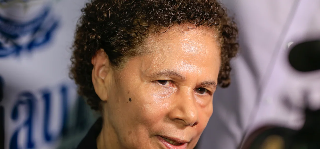 Vice-governadora Regina Sousa