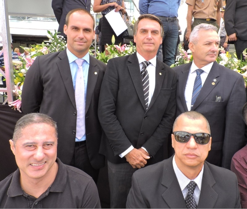 Homem é confundido com acusado com acusado de matar Marielle em foto com Bolsonaro