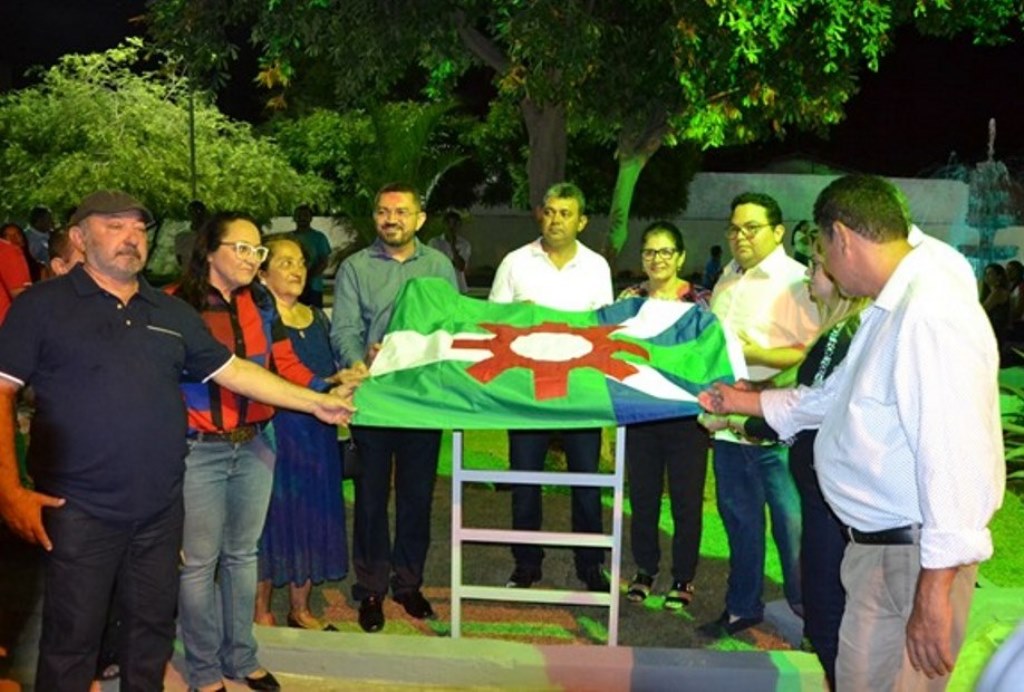 Descerramento da placa inaugural