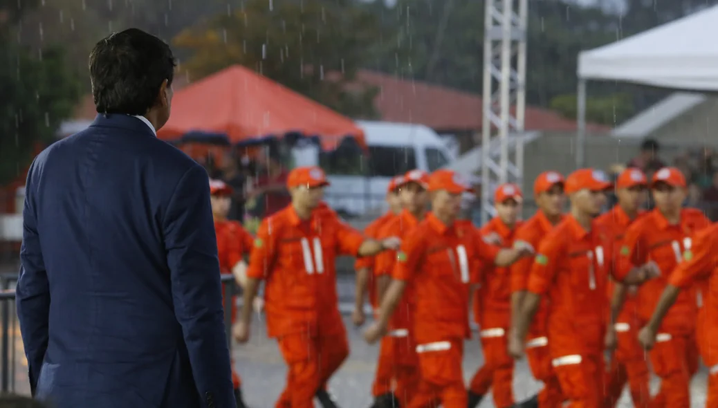Governador Wellington Dias acompanha passagem dos Bombeiros