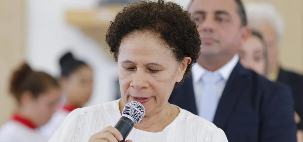 Regina Sousa no altar