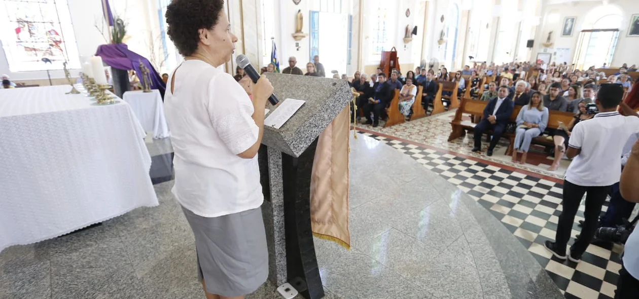 Vice-governadora Regina Sousa
