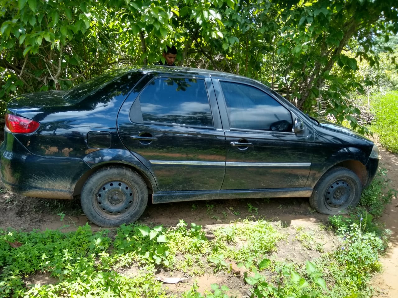Carro usado pelos acusados no momento do crime