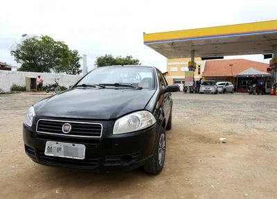 Veículo onde a vítima foi encontrada