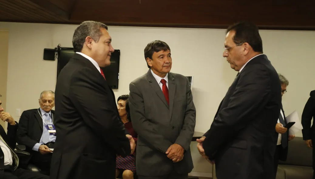 Wellington conversa com magistrados