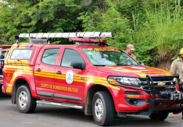 Corpo de Bombeiros esteve no local