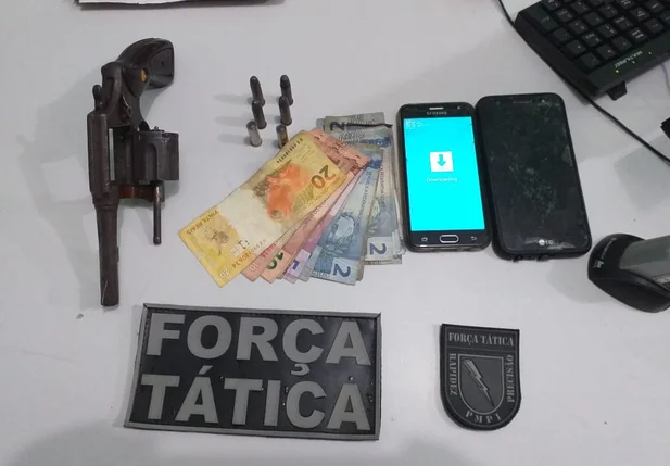 Objetos apreendidos pela Polícia Militar