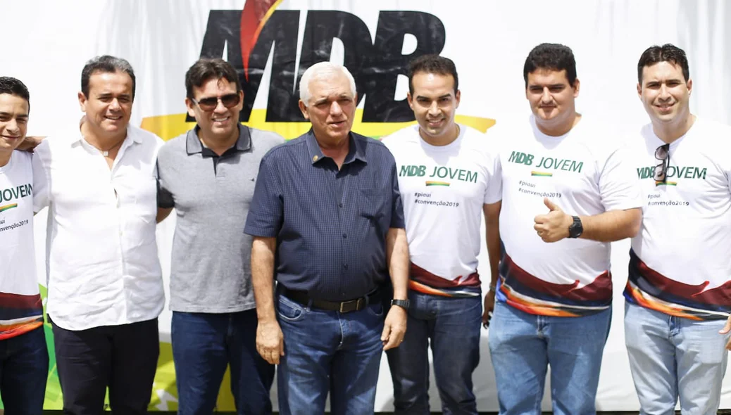 Themístocles Filho reunido com deputados do MDB