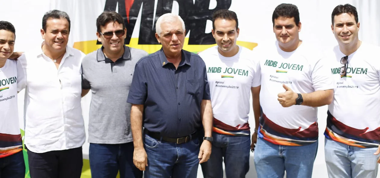 Themístocles Filho reunido com deputados do MDB