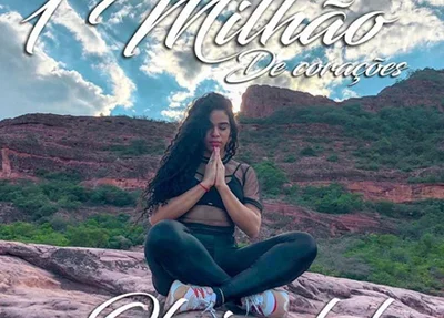 Elana Valenária atinge 1 milhão de seguidores