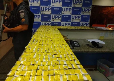 Foram apreendidas 750 papelotes de cocaína