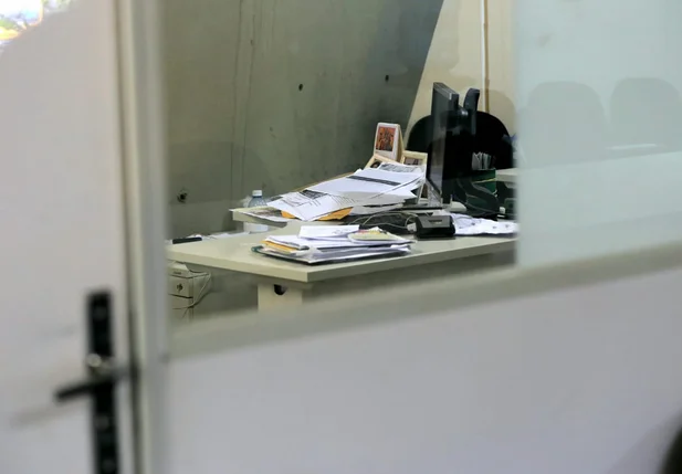 Polícia Federal cumpre mandado de busca e apreensão na Secretaria de Educação