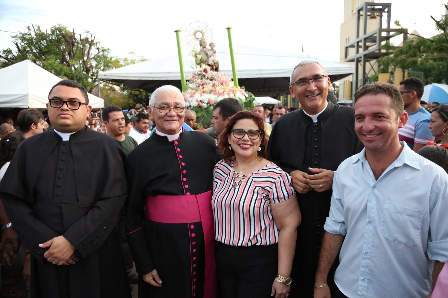 Prefeita Patrícia Leal participa da procissão de São José em Altos