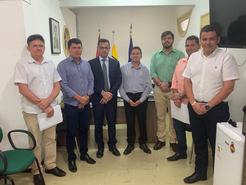 Prefeito Rubens Vieira convida secretário para audiência pública