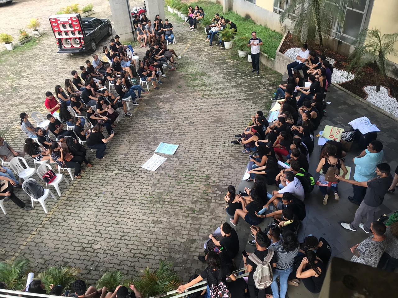 Professores da Uespi em greve
