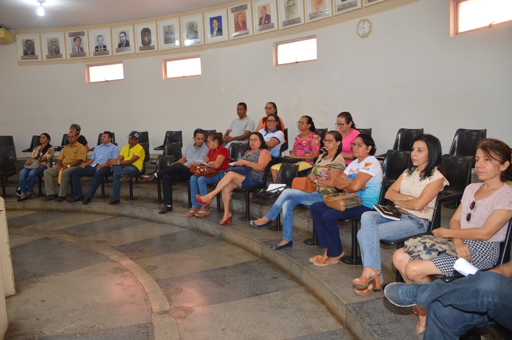 Representantes da sociedade civil organizada marcam presença no debate