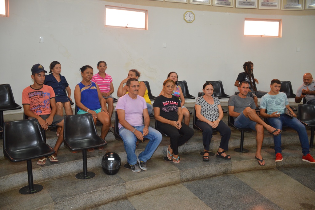 Moradores vão à Câmara pedir apoio para solução do problema