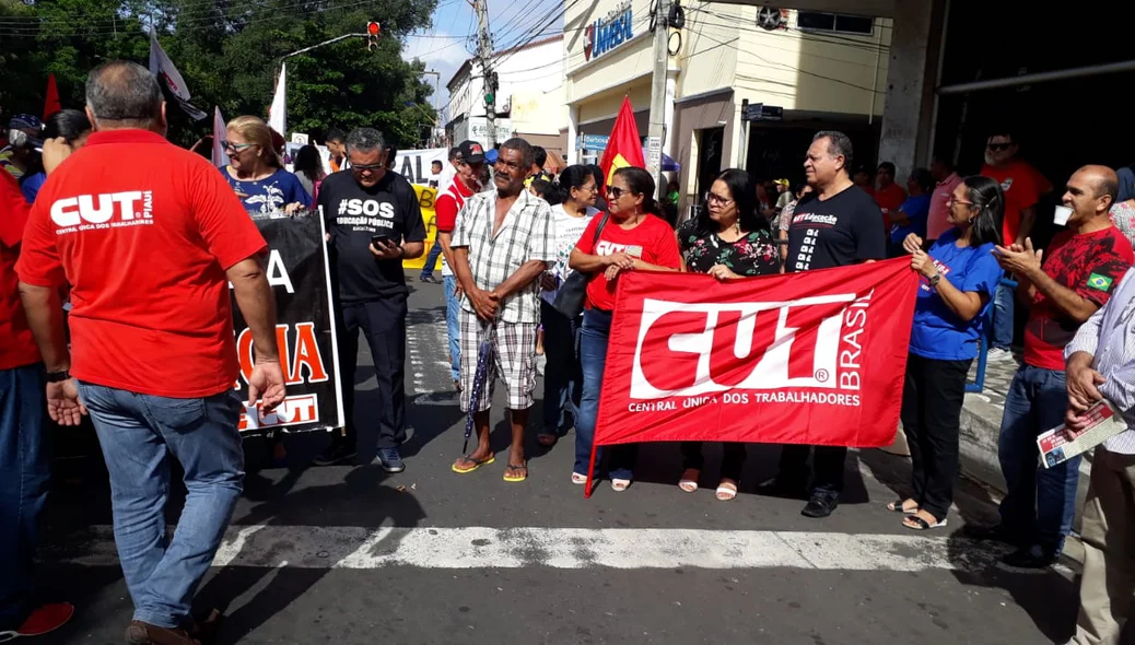 Movimentos sociais realizam manifestação contra Reforma da Previdência