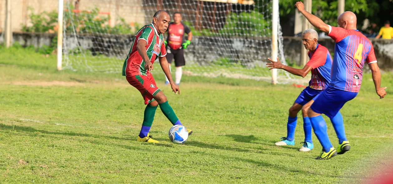 Campeonato no bairro Saci 