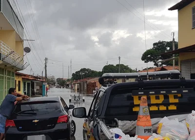PRF doa donativos em Parnaíba