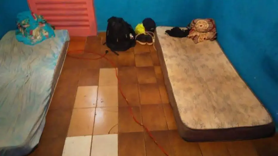 Alojamentos tinham instalação elétrica irregular e cozinha a gás improvisada