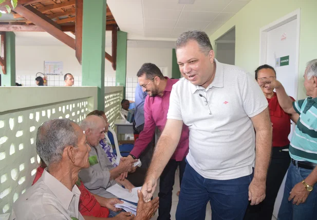 Florentino Neto acompanha mutirão de cirurgias em Picos