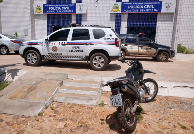 O menor e a motocicleta foram conduzidos para a Central de Flagrantes de Timon
