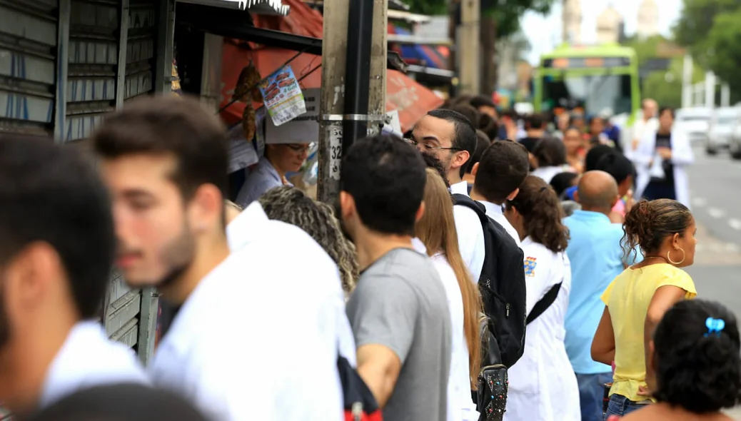 Estudantes da FACIME realizam protesto na Frei Serafim