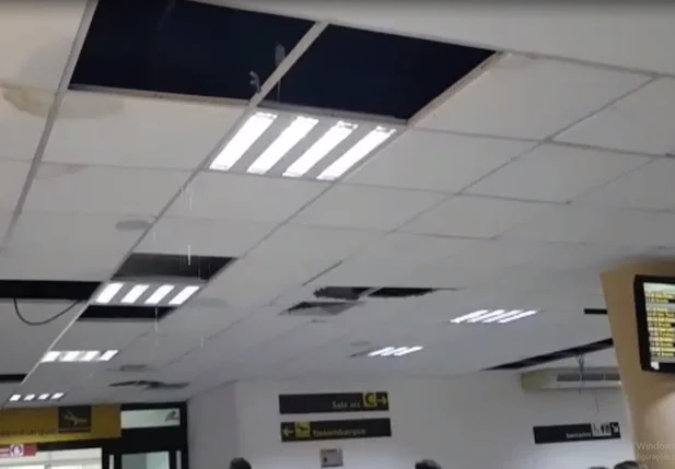 Infiltrações no Aeroporto de Teresina